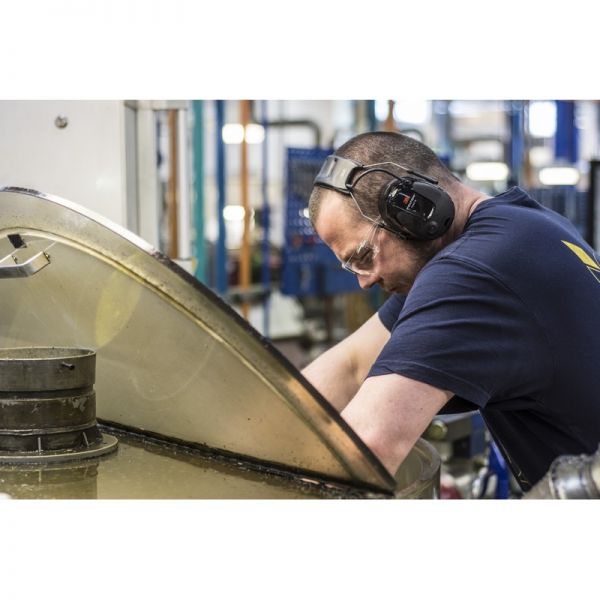 3M Peltor ProTac III Slim - Headband - In use