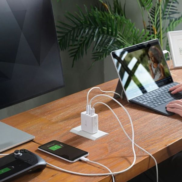 j5create JUP3565CV 65W GaN USB-C3-Port Travel Charger 