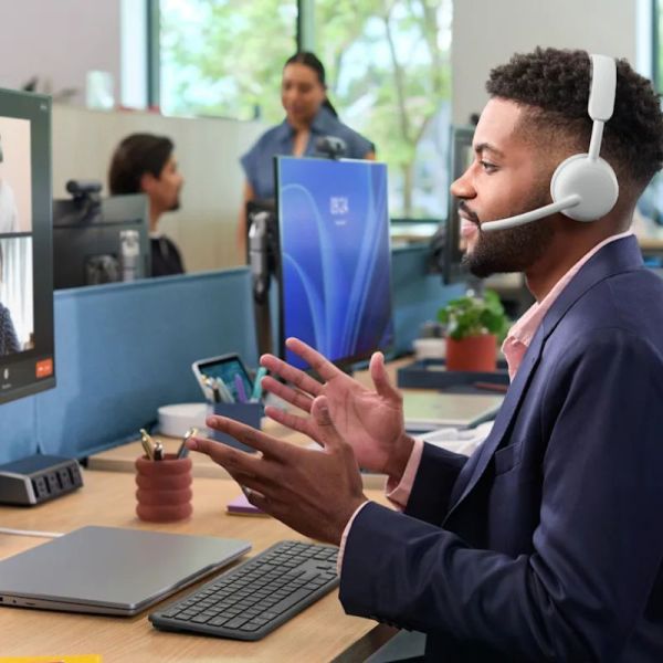 Logitech Zone Wireless 2 White Teams with receiver