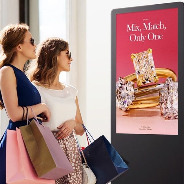 Samsung OH46DX storefront display