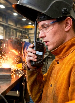 Kenwood NX-3220E VHF - with battery, antenna and charger - Onedirect