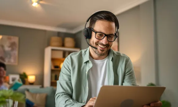 Yealink headset with microphone for the office and remote working